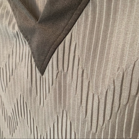 1970s Neutral Textured Chevron Collard Long Sleeve Shirt - Picture 4 of 8